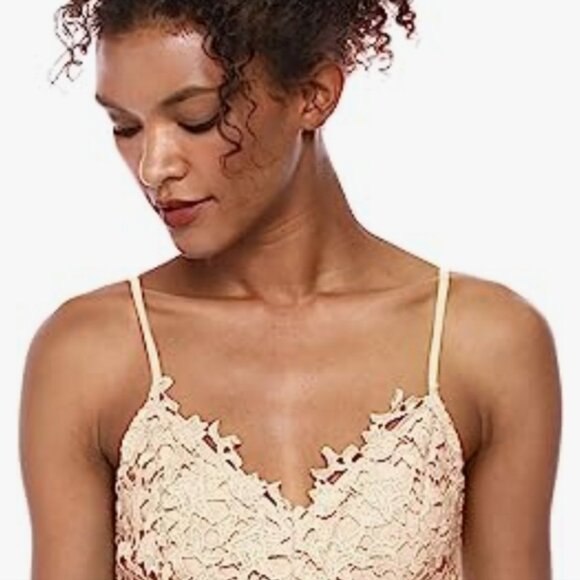 ASTR the label Womens Sleeveless Lace Fit Flare Midi Dress - Picture 2 of 9